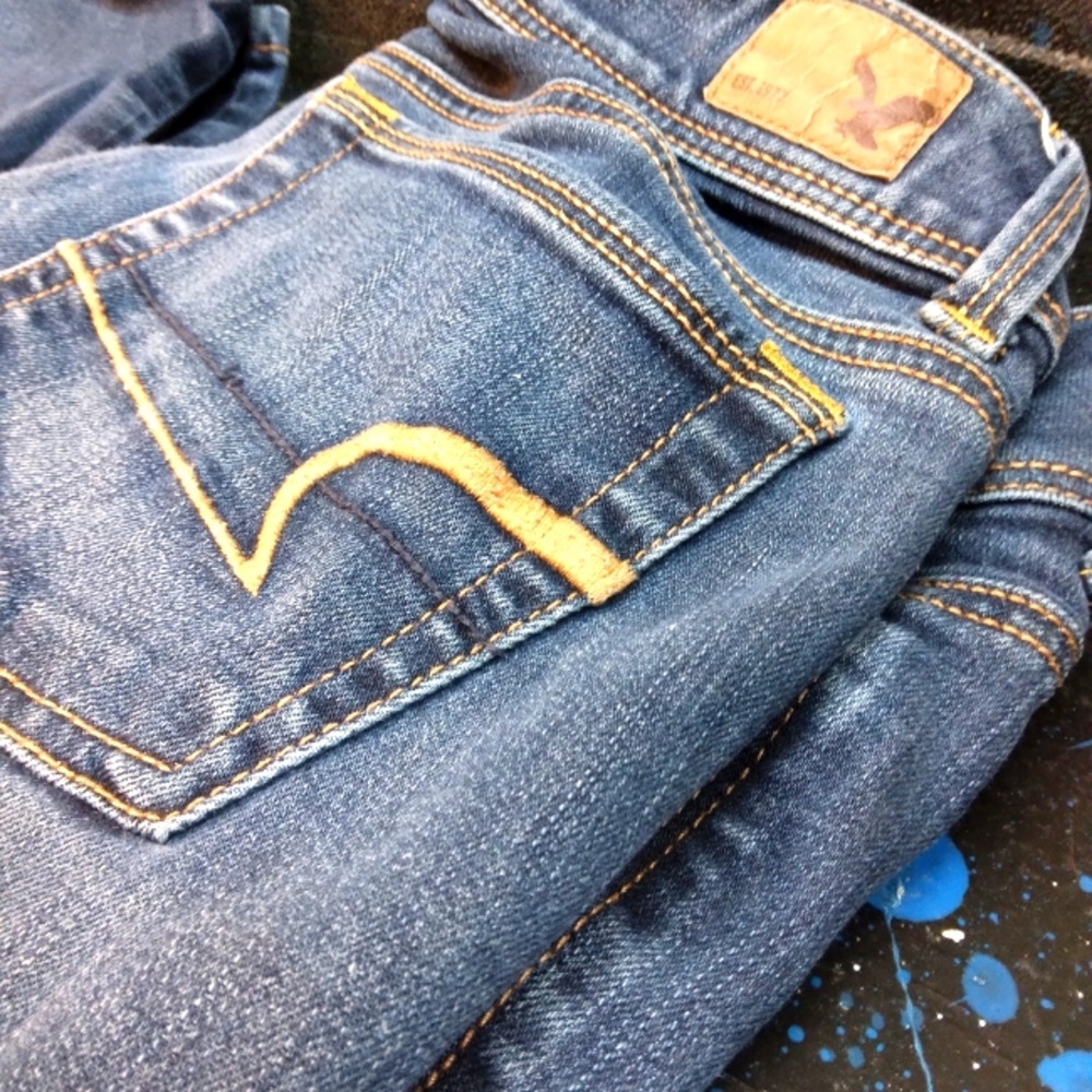 Women's (Size~2) American Eagle Kick Boot Cut Jeans